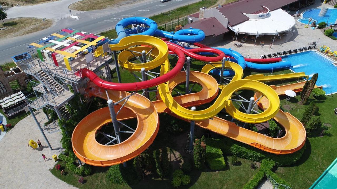 Aqua Nevis Hotel & Aqua Park Sunny Beach Exterior photo