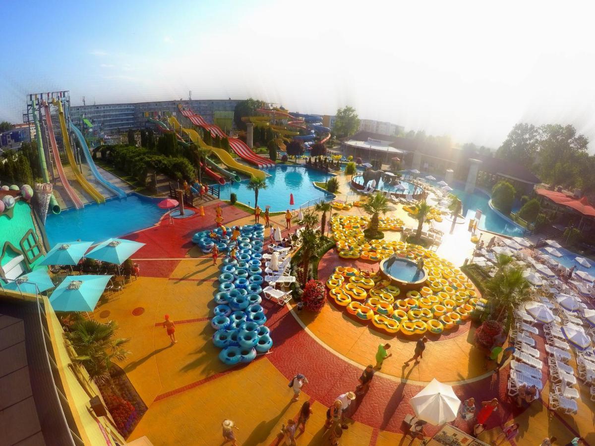 Aqua Nevis Hotel & Aqua Park Sunny Beach Exterior photo