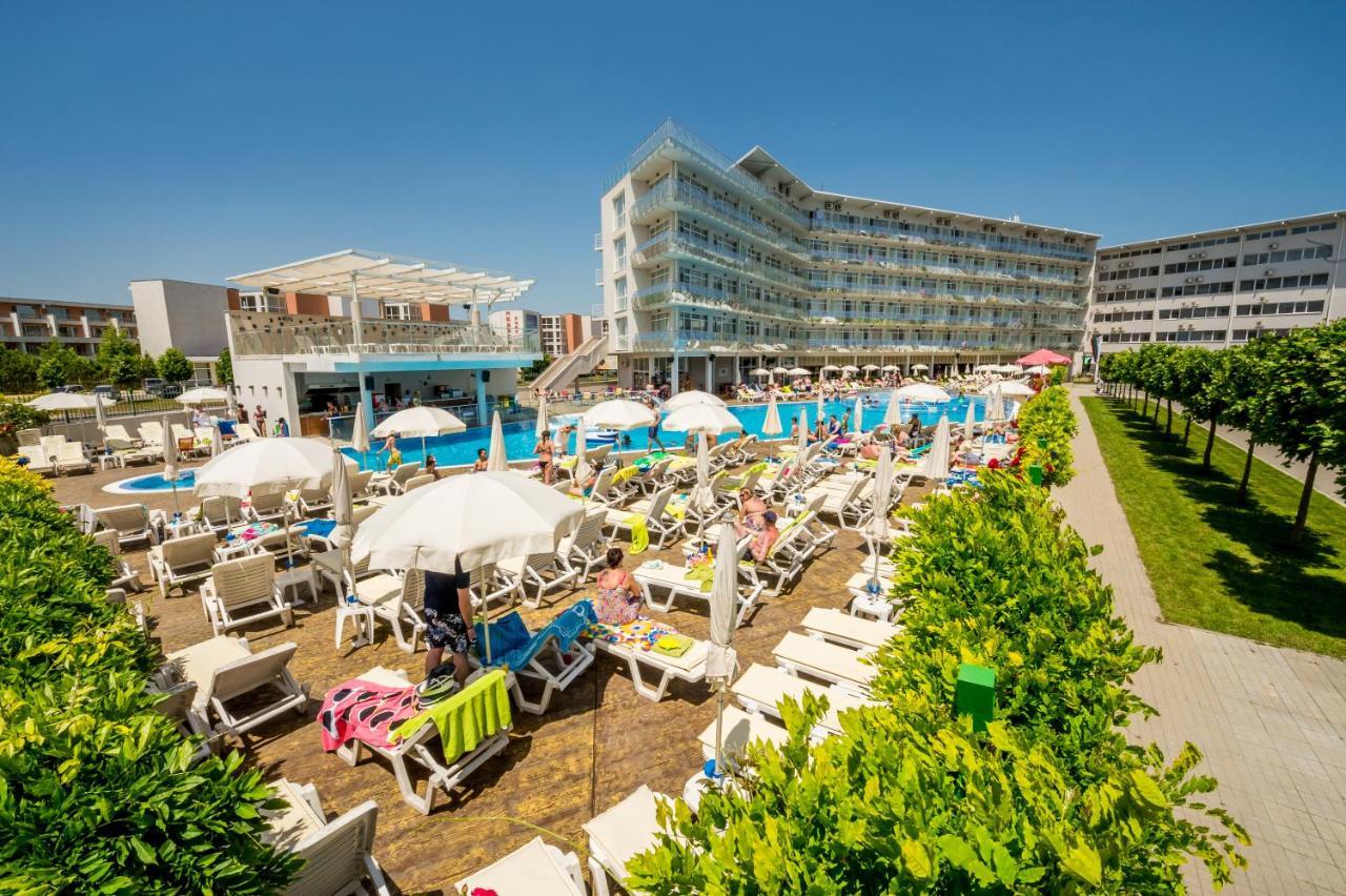 Aqua Nevis Hotel & Aqua Park Sunny Beach Exterior photo