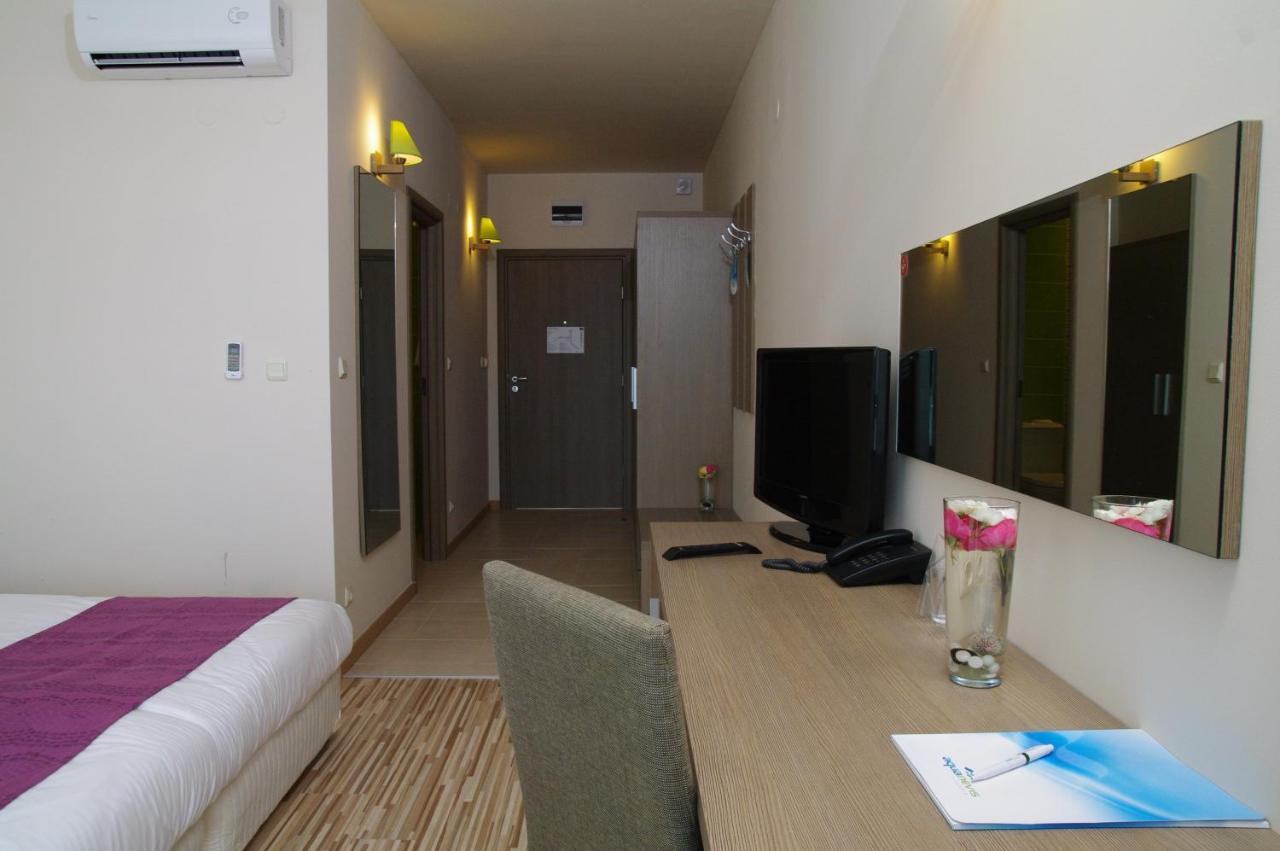 Aqua Nevis Hotel & Aqua Park Sunny Beach Exterior photo