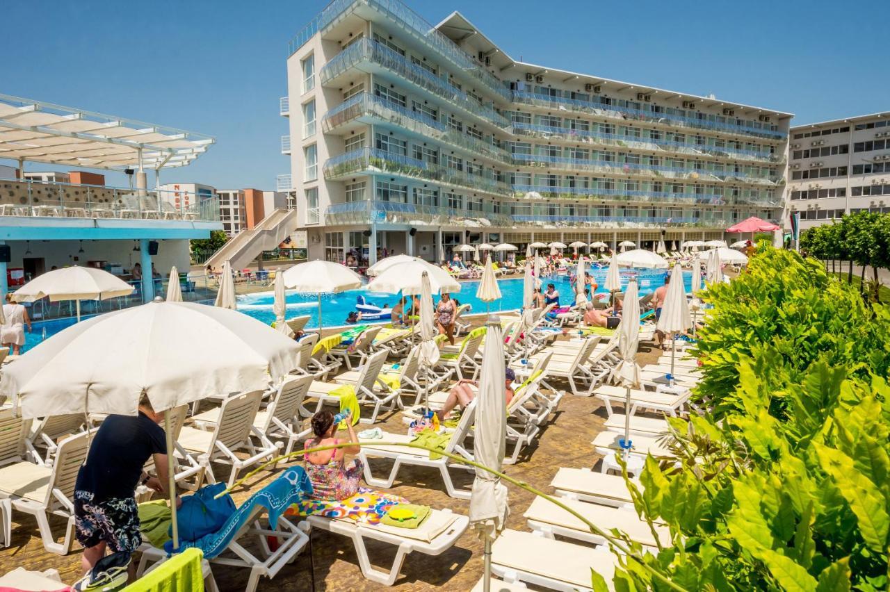 Aqua Nevis Hotel & Aqua Park Sunny Beach Exterior photo